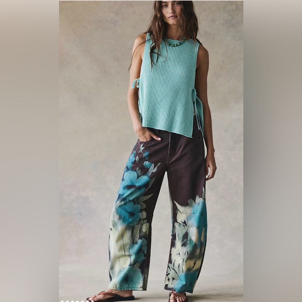 We The Free Good Luck Printed Barrel Jeans - size 26 New w/o tags
